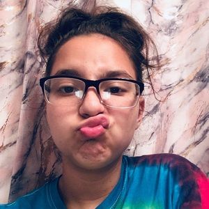 Meet your Posher, Yoslin